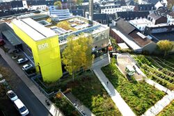 Gebäude und Nachbarschaftsgarten des BOB Campus.