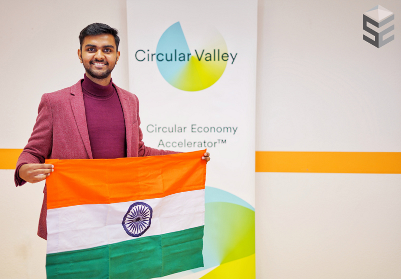 Gründer Kaif Ali mit indischer Flagge